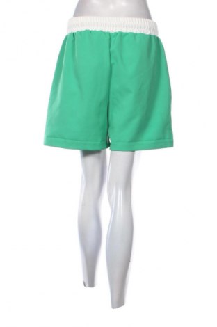 Pantaloni scurți de femei Unbranded, Mărime M, Culoare Verde, Preț 50,00 Lei