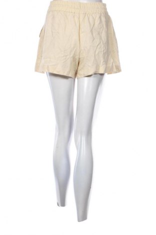 Pantaloni scurți de femei Unbranded, Mărime M, Culoare Galben, Preț 82,32 Lei