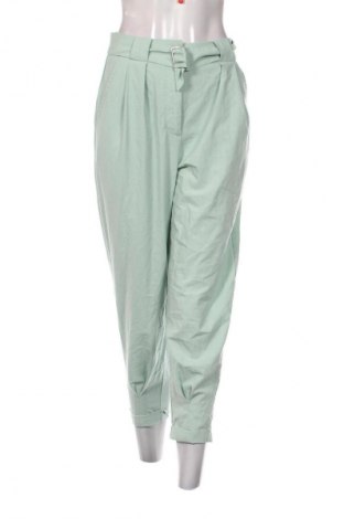 Damenhose Bershka, Größe M, Farbe Grün, Preis € 20,99