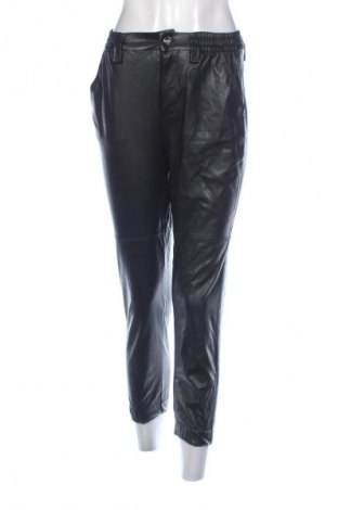 Damenhose Bershka, Größe S, Farbe Schwarz, Preis 15,36 €