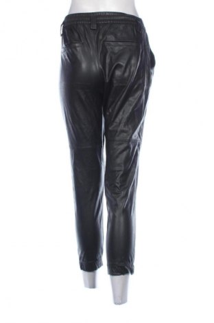 Damenhose Bershka, Größe S, Farbe Schwarz, Preis 15,36 €