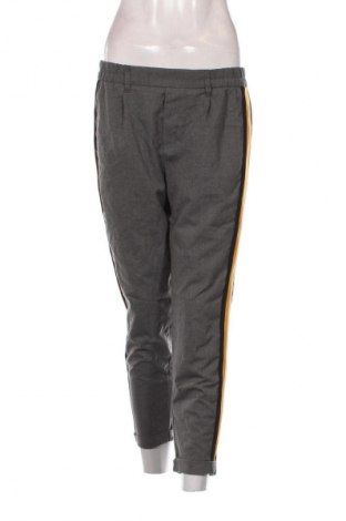 Pantaloni de femei Bershka, Mărime M, Culoare Multicolor, Preț 98,99 Lei