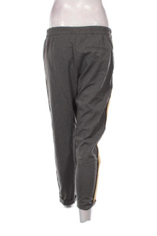 Pantaloni de femei Bershka, Mărime M, Culoare Multicolor, Preț 98,99 Lei
