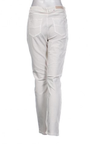 Damenhose Betty Barclay, Größe M, Farbe Ecru, Preis € 33,04
