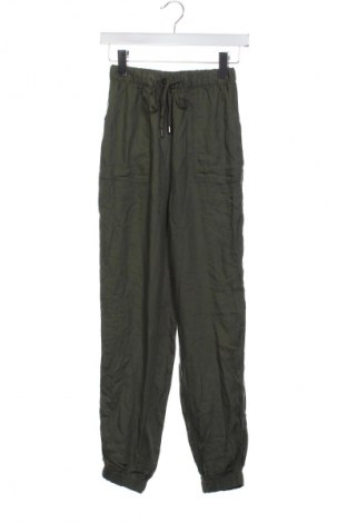 Дамски панталон H&M Divided, Размер XS, Цвят Зелен, Цена 36,95 лв.