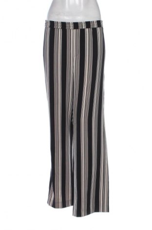 Damenhose In Wear, Größe L, Farbe Mehrfarbig, Preis 42,99 €