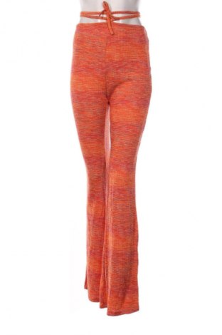 Damskie spodnie Pull&Bear, Rozmiar M, Kolor Kolorowy, Cena 95,99 zł
