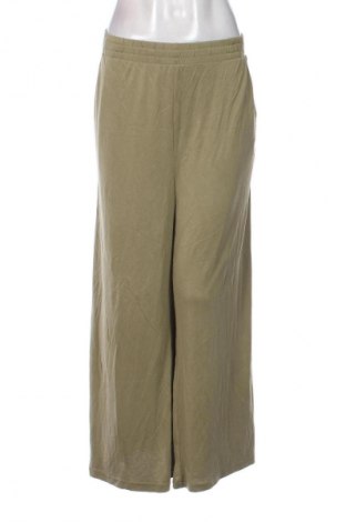 Дамски панталон Urban Classics, Размер XL, Цвят Зелен, Цена 34,00 лв.