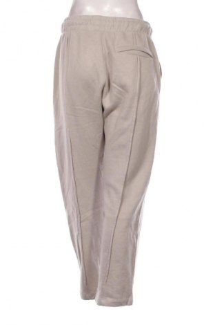 Női sport nadrág Bershka, Méret M, Szín Bézs, Ár 12 449 Ft