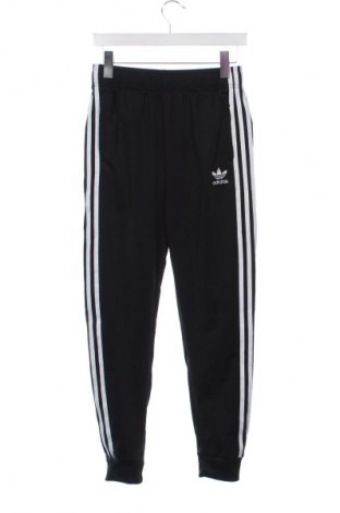 Детско спортно долнище Adidas, Размер 12-13y/ 158-164 см, Цвят Черен, Цена 34,99 лв.