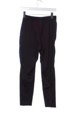 Pantaloni de trening, pentru copii Nike, Mărime 14-15y/ 168-170 cm, Culoare Maro, Preț 115,99 Lei