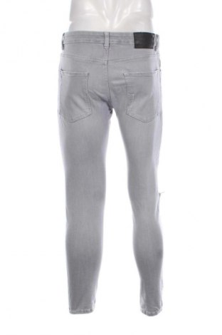 Pánske džínsy  Bershka, Veľkosť S, Farba Sivá, Cena  19,96 €