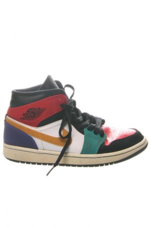 Мъжки обувки Air Jordan Nike, Размер 42, Цвят Многоцветен, Цена 103,00 лв.