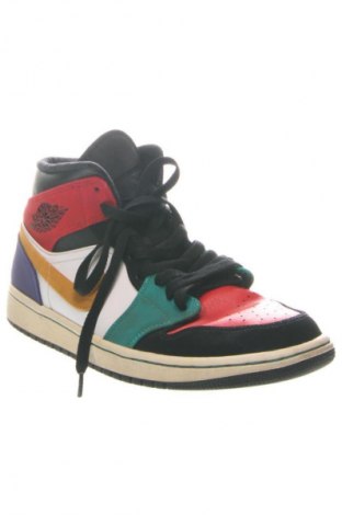 Мъжки обувки Air Jordan Nike, Размер 42, Цвят Многоцветен, Цена 103,00 лв.