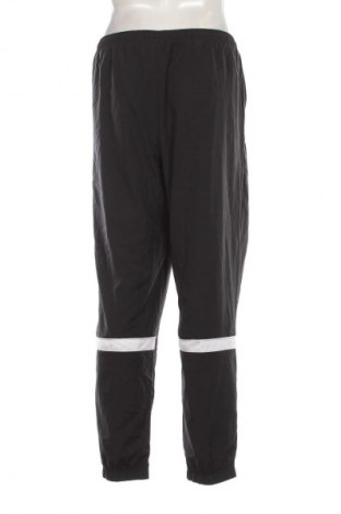 Pánske tepláky Nike, Veľkosť L, Farba Čierna, Cena  27,95 €