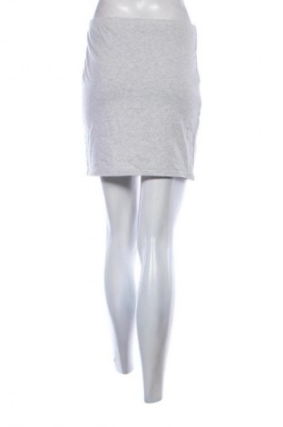 Пола H&M Divided, Размер M, Цвят Сив, Цена 19,99 лв.