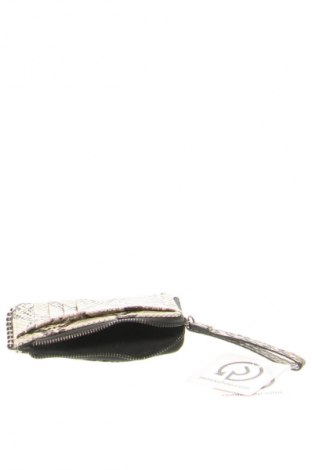 Geldbörsen Stradivarius, Farbe Mehrfarbig, Preis 5,99 €