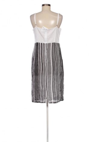 Kleid Apanage, Größe M, Farbe Mehrfarbig, Preis 34,99 €