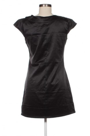 Kleid Ax Paris, Größe M, Farbe Schwarz, Preis 21,99 €