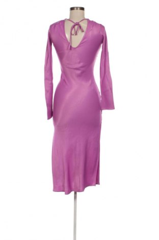 Kleid Bershka, Größe XS, Farbe Lila, Preis 20,99 €