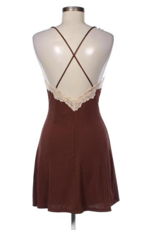 Φόρεμα Bershka, Μέγεθος M, Χρώμα Καφέ, Τιμή 15,00 €