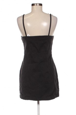 Kleid Boohoo, Größe M, Farbe Schwarz, Preis 15,99 €