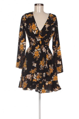 Kleid Boohoo, Größe M, Farbe Mehrfarbig, Preis 20,99 €