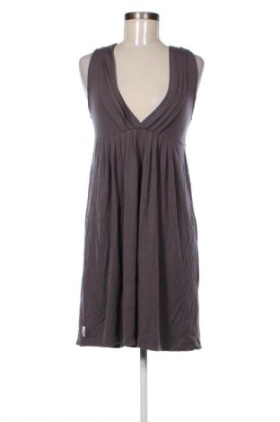 Kleid By Timo, Größe M, Farbe Grau, Preis 104,80 €