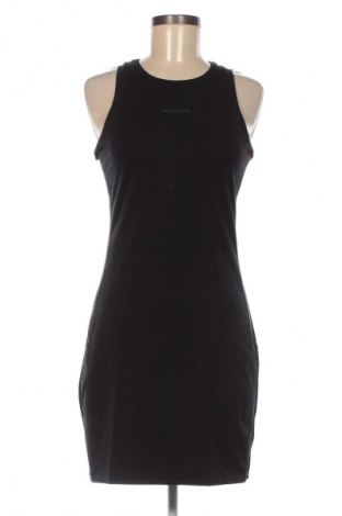 Sukienka Calvin Klein Jeans, Rozmiar M, Kolor Czarny, Cena 156,37 zł