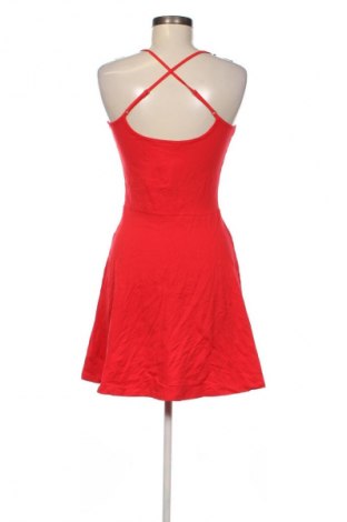 Kleid Clockhouse, Größe M, Farbe Rot, Preis 17,99 €