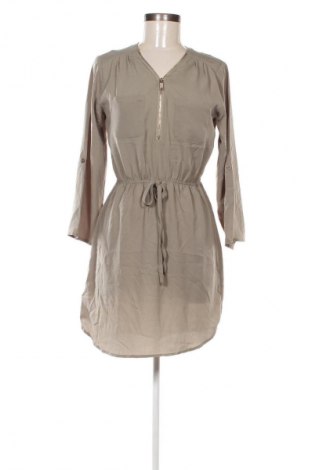 Kleid Colloseum, Größe S, Farbe Grün, Preis 20,99 €