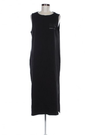 Рокля Emporio Armani, Размер XXL, Цвят Черен, Цена 544,99 лв.