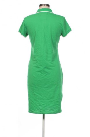 Kleid Essentials, Größe M, Farbe Grün, Preis 13,99 €