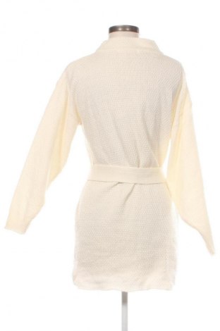 Kleid Glamorous, Größe M, Farbe Ecru, Preis 74,99 €