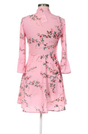Sukienka Guess, Rozmiar S, Kolor Kolorowy, Cena 315,99 zł