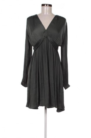 Kleid Guido Maria Kretschmer for About You, Größe M, Farbe Grau, Preis 74,99 €