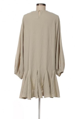 Kleid Guts & Gusto, Größe M, Farbe Grün, Preis 74,99 €