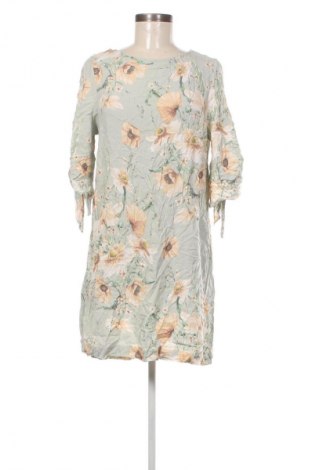 Рокля H&M, Размер L, Цвят Многоцветен, Цена 25,99 лв.