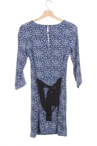 Рокля H&M, Размер XS, Цвят Многоцветен, Цена 29,99 лв.