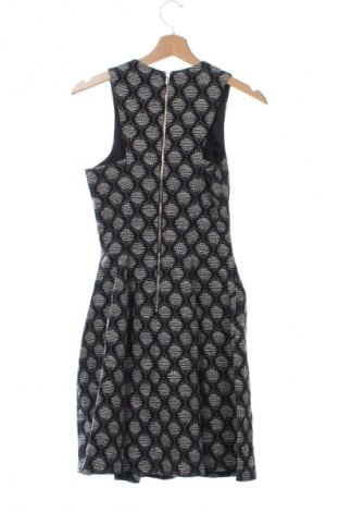 Рокля H&M, Размер XS, Цвят Многоцветен, Цена 24,99 лв.