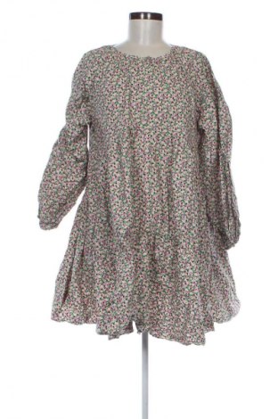 Рокля H&M, Размер M, Цвят Многоцветен, Цена 29,99 лв.