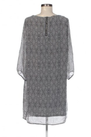 Рокля H&M, Размер XL, Цвят Многоцветен, Цена 29,99 лв.