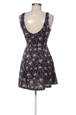 Kleid H&M Divided, Größe M, Farbe Mehrfarbig, Preis € 17,99