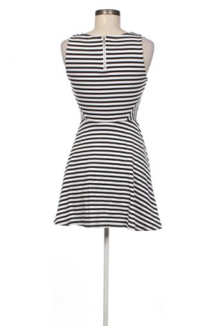 Kleid H&M Divided, Größe S, Farbe Mehrfarbig, Preis 13,99 €