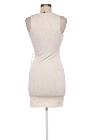 Рокля H&M Divided, Размер M, Цвят Екрю, Цена 21,99 лв.