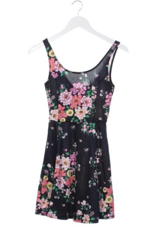 Рокля H&M Divided, Размер XS, Цвят Многоцветен, Цена 29,00 лв.