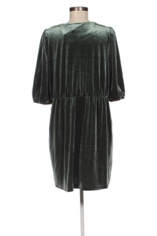 Kleid Monki, Größe M, Farbe Grün, Preis 18,99 €