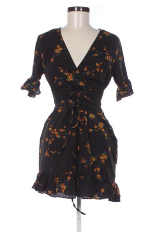 Φόρεμα Pretty Little Thing, Μέγεθος S, Χρώμα Πολύχρωμο, Τιμή 17,78 €