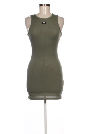 Kleid Pretty Little Thing, Größe S, Farbe Grün, Preis 22,99 €
