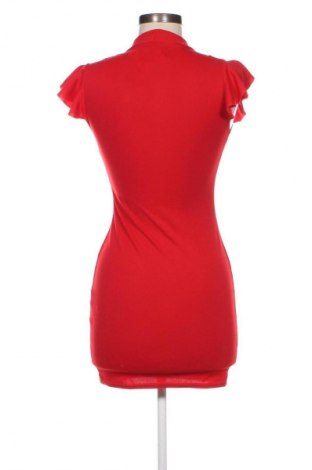 Kleid Pretty Little Thing, Größe M, Farbe Rot, Preis 14,99 €